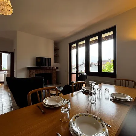 Camellia - Larihome A98 Apartament Gravedona