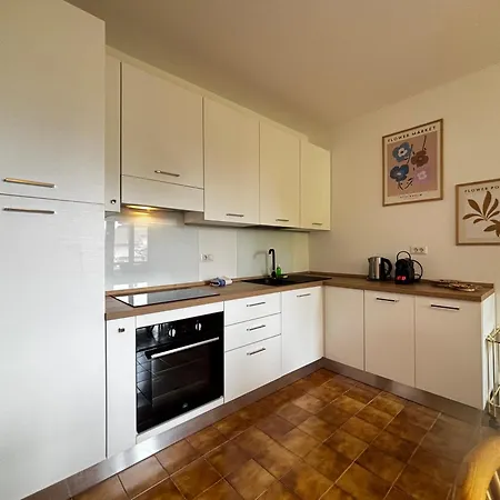 Apartament Camellia - Larihome A98 Gravedona