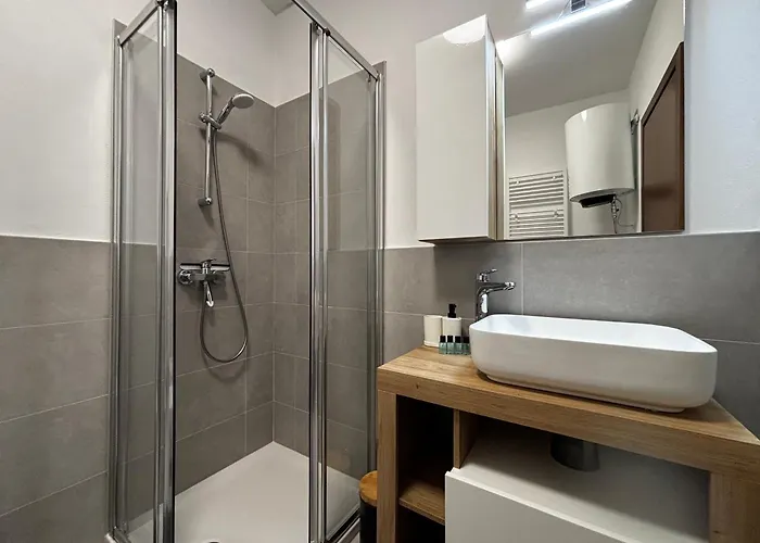 Apartment Camellia - Larihome A98